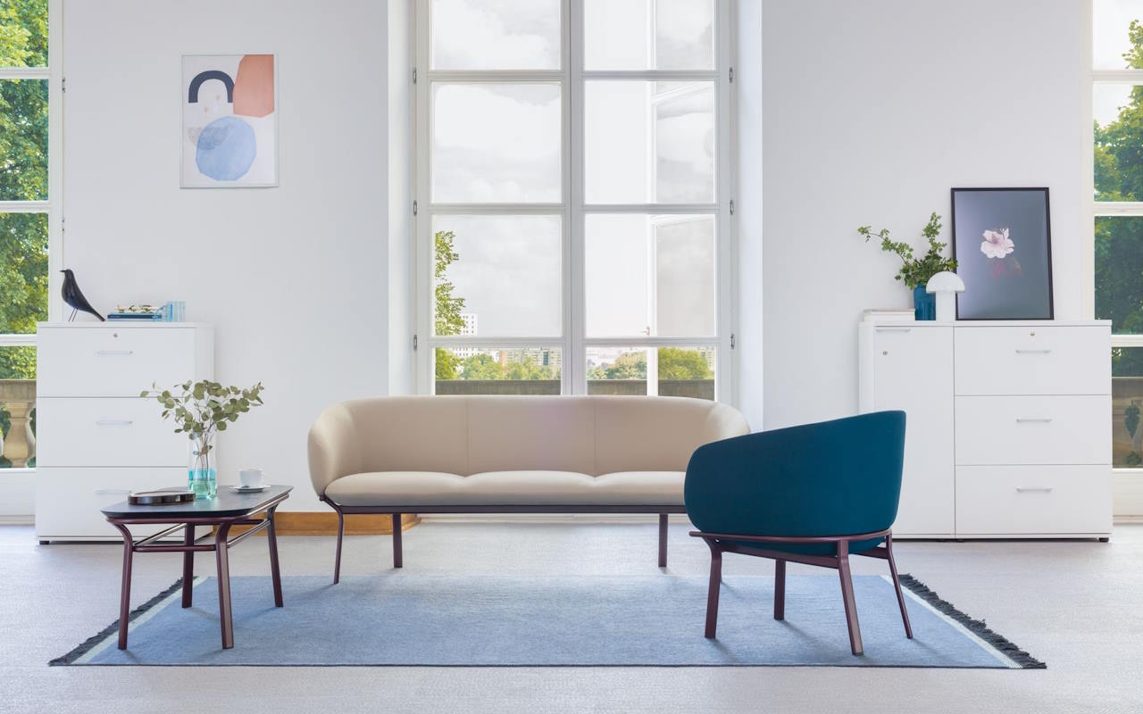 Grace naslonjac i bijela sofa