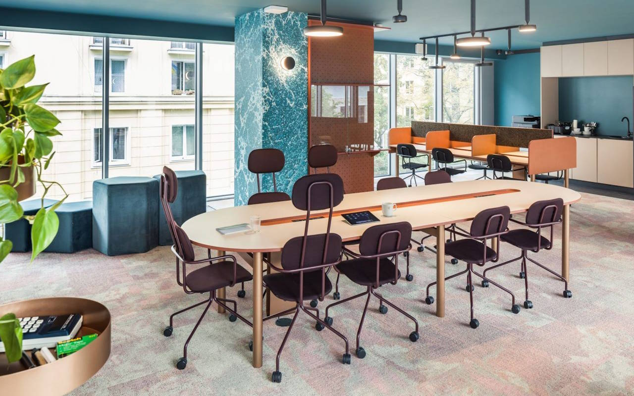 visoke stolice za sastanak new school