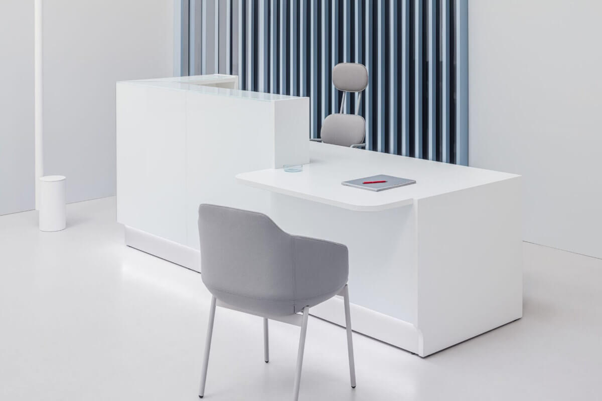 recepcijski pult linea s dvije viisne pulta
